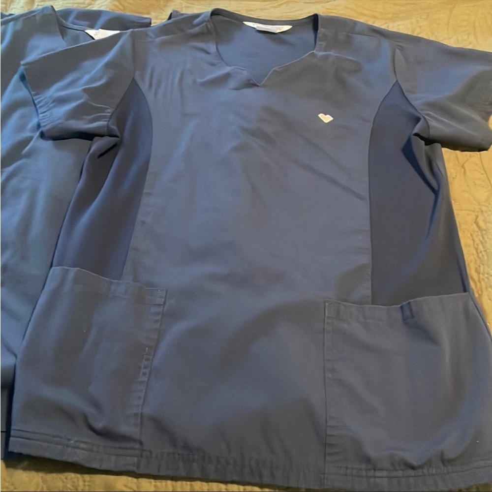 Navy scrubs (1 set)
